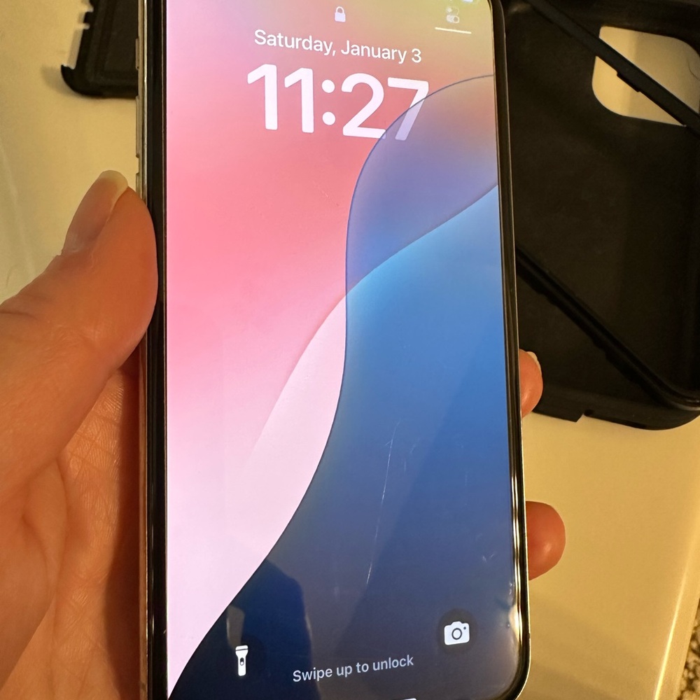 Apple iPhone 11 Pro 256 GB Silver with Otterbox T-Mobile - Picture 12 of 14